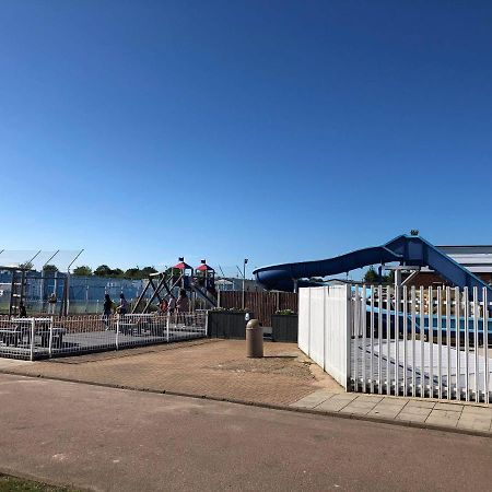 3 Bed 8 Berth Caravan In California Cliffs - M1 Great Yarmouth Esterno foto