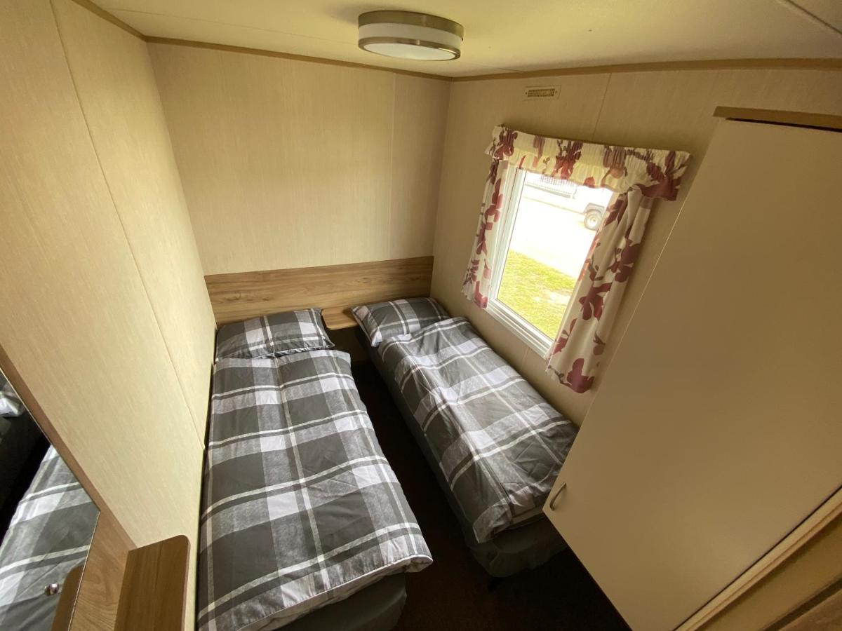 3 Bed 8 Berth Caravan In California Cliffs - M1 Great Yarmouth Esterno foto